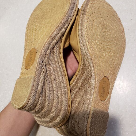 Born Women’s Wedges Tan Pattern Twist Size 9 - Picture 7 of 9